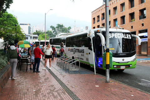 Tour di un giorno intero a Guatapé Piedra del Peñol da Medellin