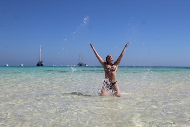 Hurghada : Croisière sur l'île d'Orange Bay et plongée en apnée avec déjeuner