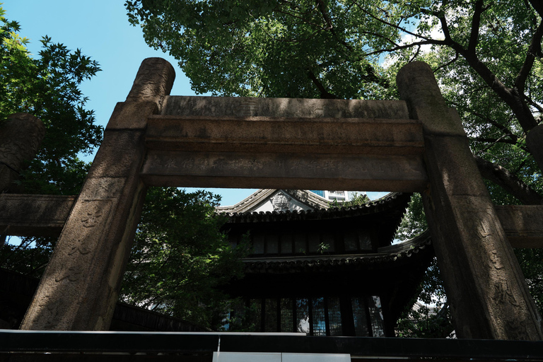 Old Shanghai: Yu Garden, Mosque and City Wall Walking Tour