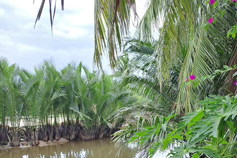 Tour en bateau de la corbeille de Hoi AnPromenade en bateau à panier à Hoi An