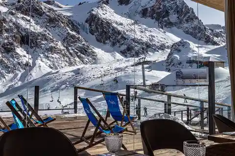 Von Almaty aus: Chymbulaq Tagestour mit traditionellem Mittagessen