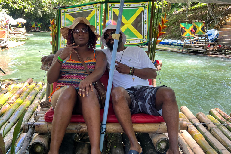 نهر ليثي: جولة خاصة بالتجديف مع تدليك القدمين والغداءجولة تجديف على قوارب الخيزران مع تدليك القدمي