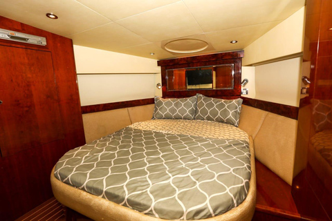 Dubai: 50-Foot Luxury Yacht Charter with Soft Drinks 3-Hour Charter