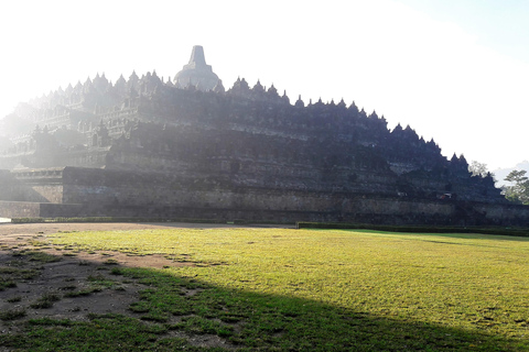 Yogyakarta: Borobudur 4-day Private Tour Excursion