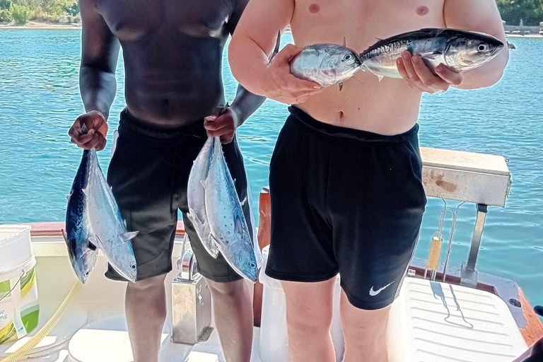 Rhodes : Excursion de pêche avec barbecue et baignade