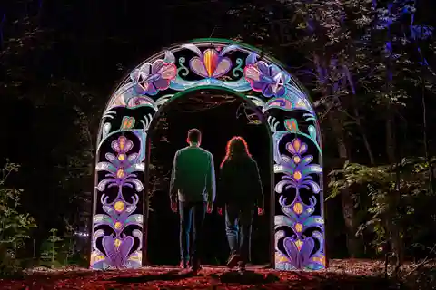 Québec : Marche de nuit "Onhwa" Lumina