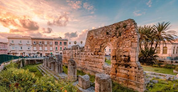 Syracuse: Tour of Ortigia Island by tuk-tuk (pedicab) with a local guide