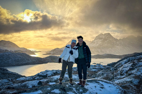 Reine: Winter Snowshoe Hike to Ryten – With Local Guide