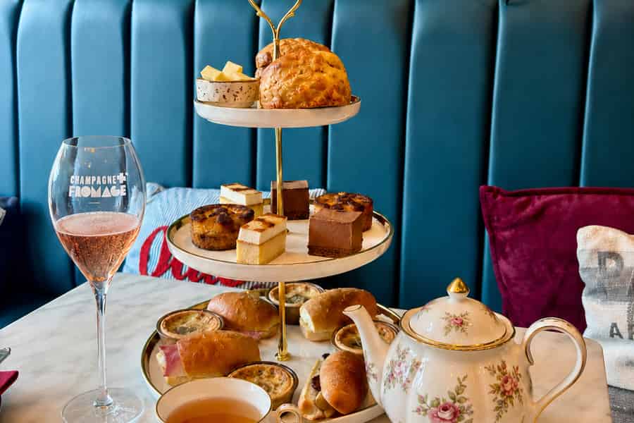London: Nachmittagstee im Champagne + Fromage. Foto: GetYourGuide