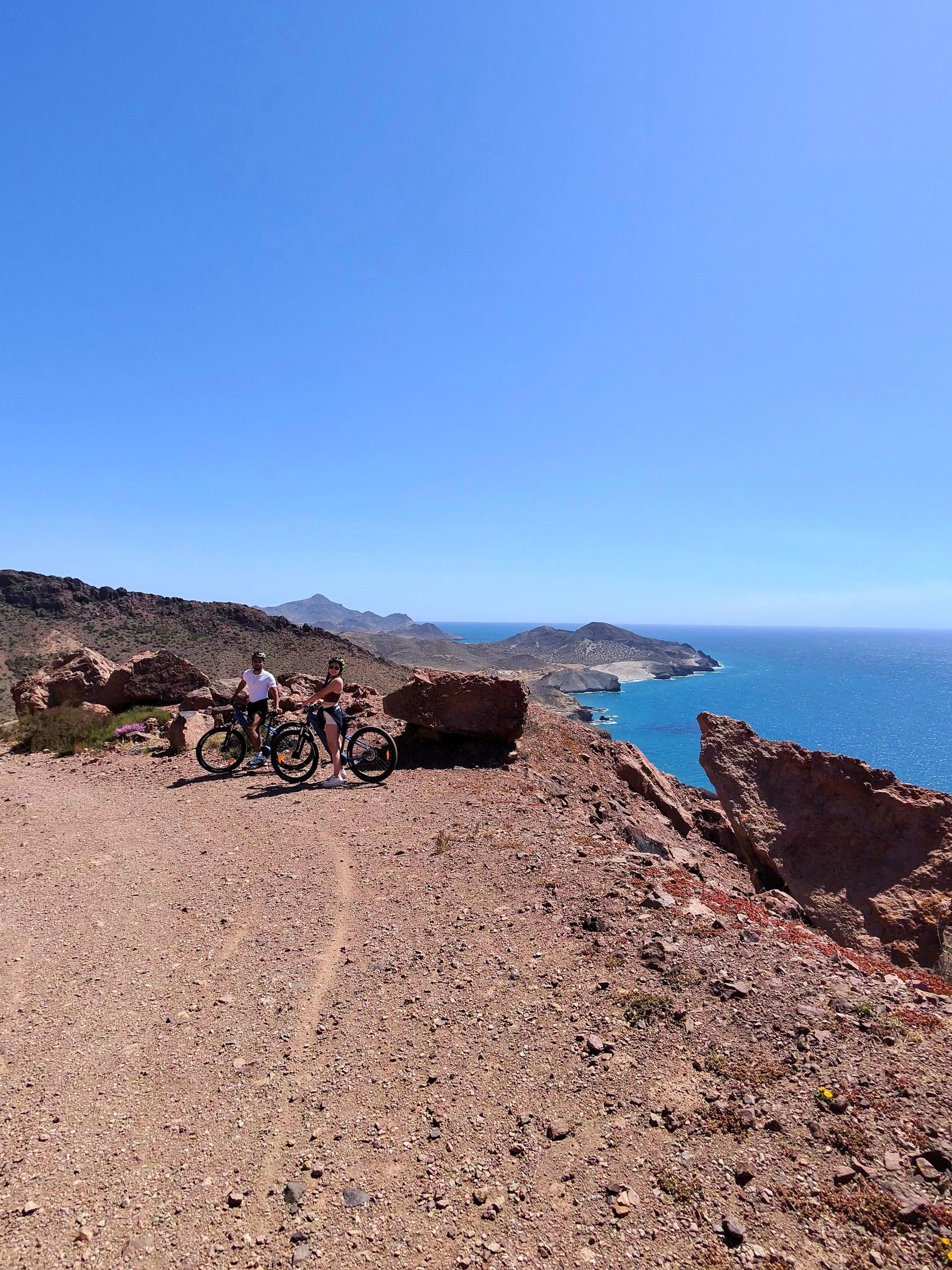 Cabo de Gata: E-Bike-Tour zu versteckten Stränden & malerischen Aussichten