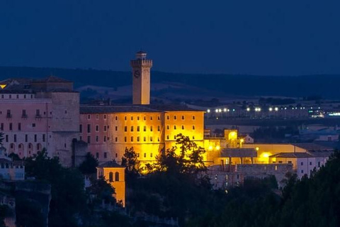 Cuenca: Nighttime Highlights Walking Tour in Spanish