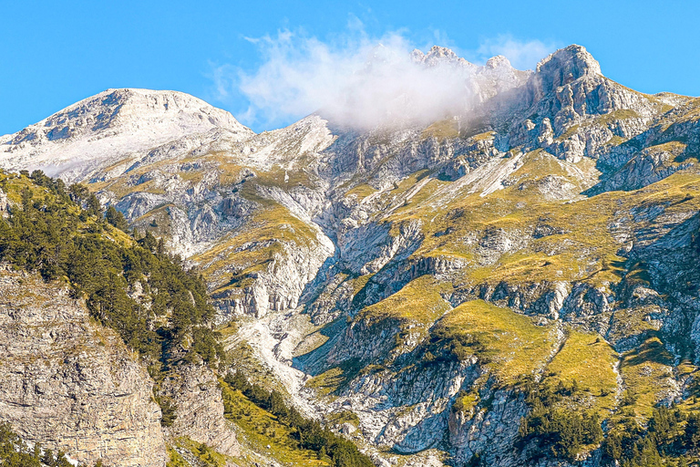 Au départ de Tirana : Alpes albanaises, lac Komani, Kosovo, excursion en bateau