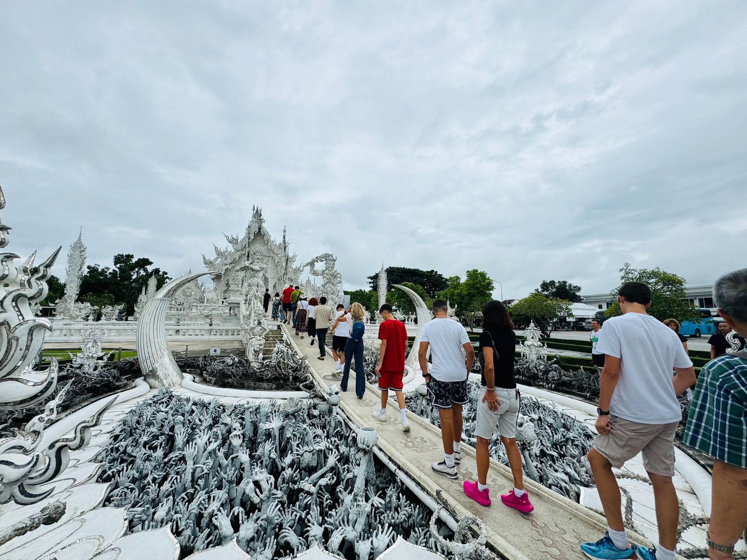 Chiang Rai: Berühmte Tempel & 7 wichtige Sehenswürdigkeiten – Buffet mit Flussblick