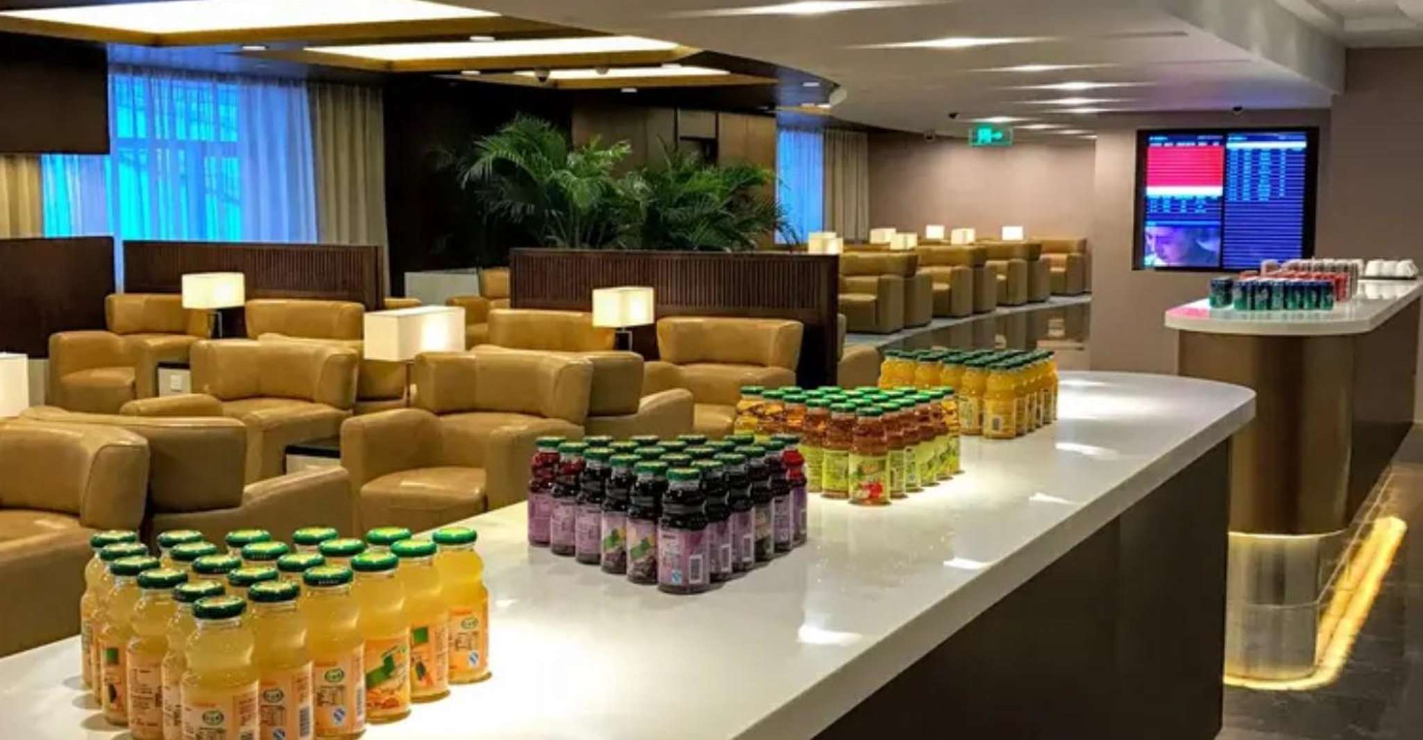 Shanghai Airport:China Eastern Airlines No. 36 Lounge access photo 4