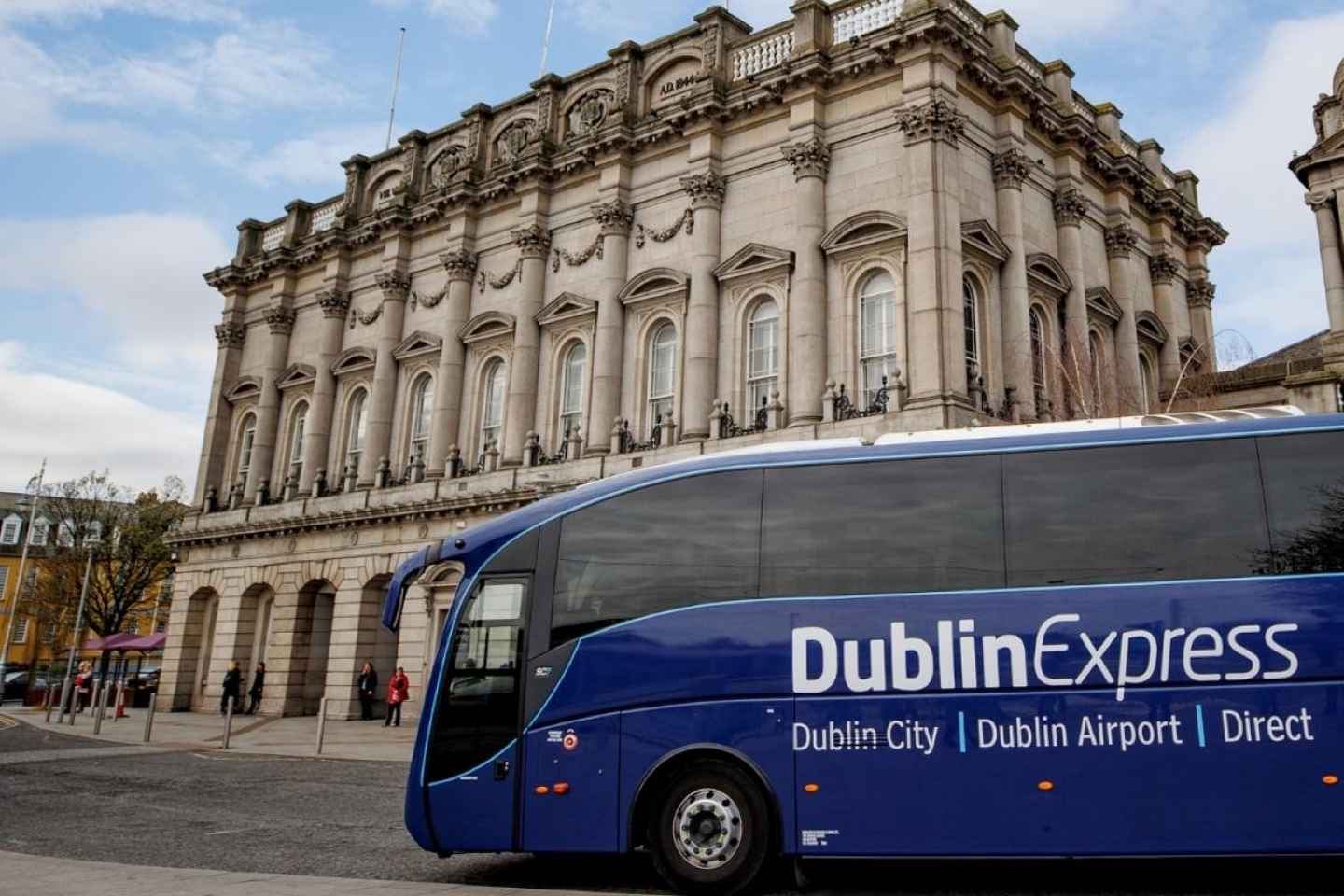 Dublin: One-Way Bus Transfer from/to Dublin Airport
