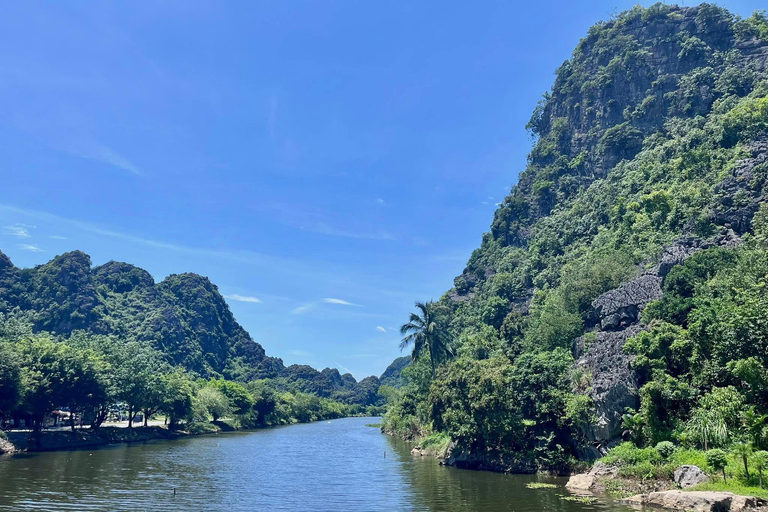 Hanoi: Trang An UNESCO, Mua Cave, Hoa Lu or Dich Long Pagoda GROUP: Hoa Lu, Trang An UNESCO BOAT, Mua Cave, Buffet, Cycle