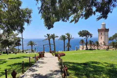 Visite privée de Tanger : Balade à dos de chameau et aventure