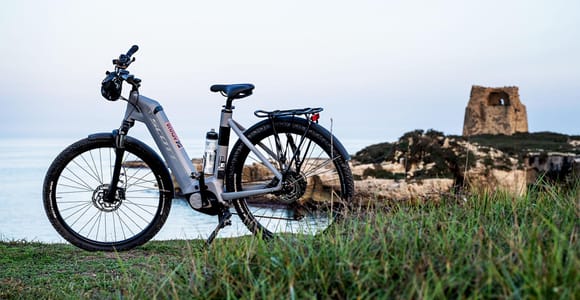 Grotta della Poesia, Torre dell&#39;Orso and Sant&#39;Andrea: self-guided e-bike tour