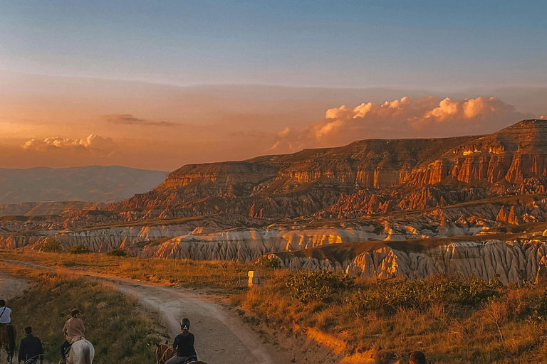 Cave Creek: Guided Sunset Horseback Ride Through the Desert 1.5-Hours Guided Sunset Horseback Ride Through the Desert