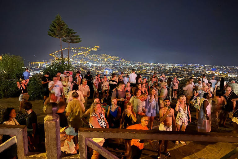 Alanya: Night Safari and Disco Boat Tour with Dinner