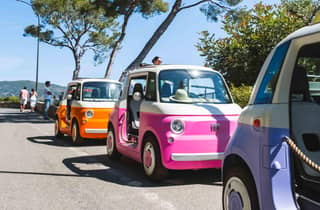 Von Nizza: Folge einem Guide in einem elektrischen Mini-Fiat an der Côte d'Azur!