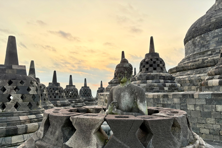 Yogyakarta: Borobudur Temple Climb-Up Tour with Guide Shared Borobudur Temple Climb-Up Tour NON TICKETS