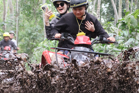 Yogyakarta : Aventure en Jeep et en quad sur le volcan MerapiVisite privée tout compris