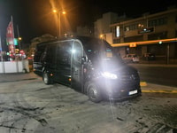 Volos al Aeropuerto de Atenas VIP Mercedes Minibús Privado - Hizvo
