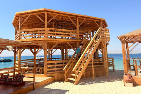 Hurghada: Private Speedboat to Magawish Island 8-hour Private Speedboat With Lunch