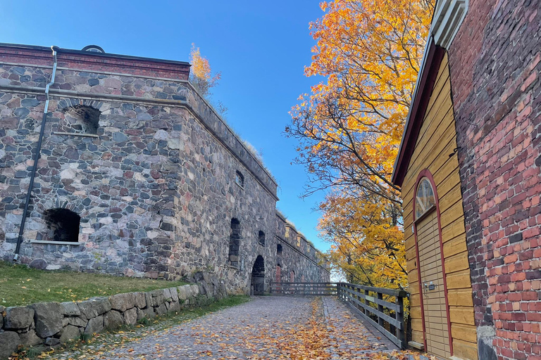 Private UNESCO Suomenlinna Tour: Fortress & Sea landscapes
