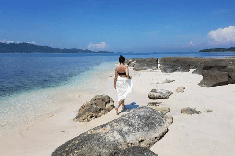 Lombok: Romantic Island Escape—Gili Nanggu, Sudak & Kedis Start From : Tetebatu,Bangsal Port,Teluk Nara Port