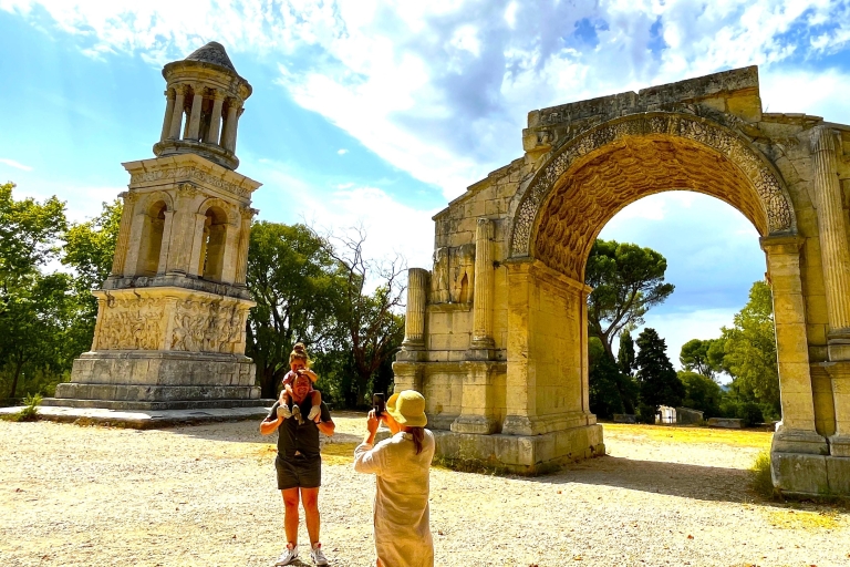 Z Awinionu: wycieczka do Arles, Les Baux-de-Provence i AlpillesZ Awinionu: Półdniowa wycieczka po Arles, Les Baux i Alpilles