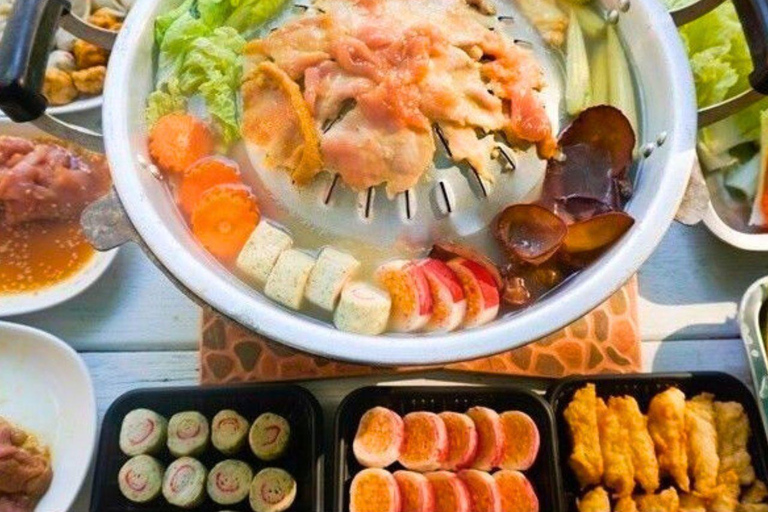 Luang Prabang: Night Market Private Food Tour and BBQ Dinner