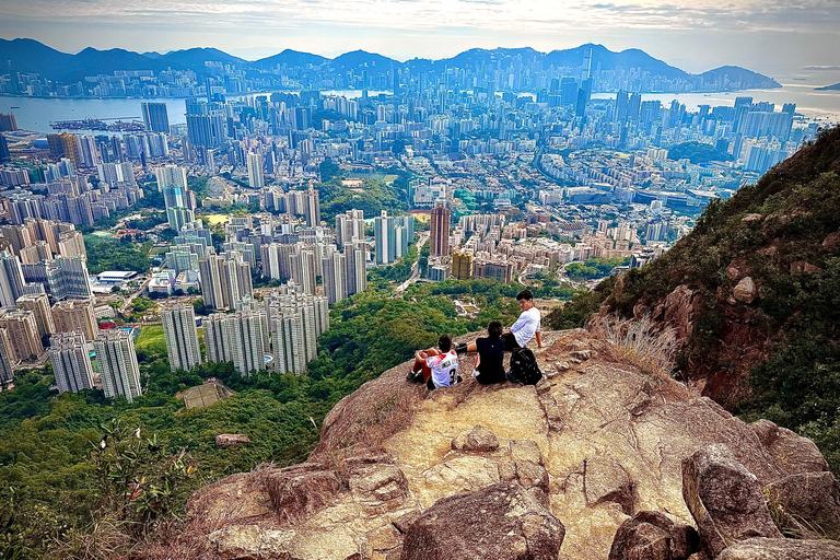 Hong Kong: Lion Rock Ridge Views Guided Hike (4 Hours)