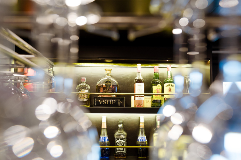 Luxury Halong 2-Day 5 Star Cruise: Balcony, Bathtub Room Junior Suite with private balcony - 1st floor