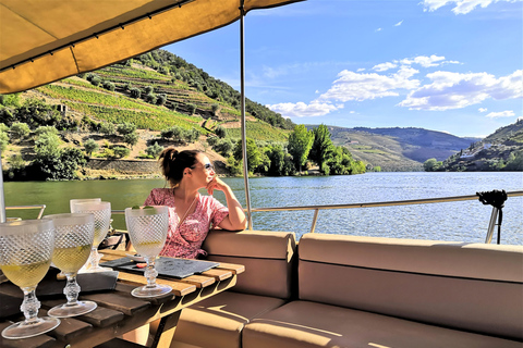 Porto: Private Tour durch das Douro-Tal mit Portweinverkostung und Mittagessen