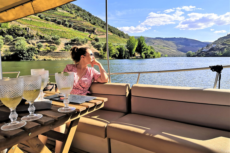 Porto: Private Tour durch das Douro-Tal mit Portweinverkostung und Mittagessen