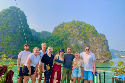 Desde Ninh Binh : Crucero de lujo Lotus de 2 días por la bahía de Lan Ha