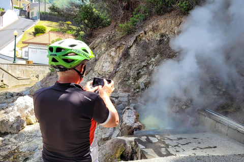 Furnas: Guided e-bike tour with Cheese Tasting Furnas: E-Bike Tour with Local Delicacies Tasting- afternoon