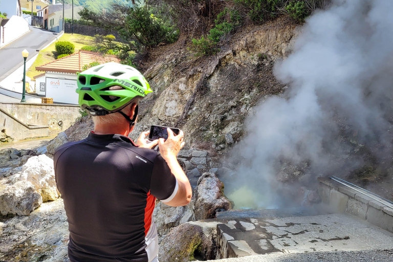 Furnas: Guided e-bike tour with Cheese Tasting Furnas: E-Bike Tour with Local Delicacies Tasting- afternoon