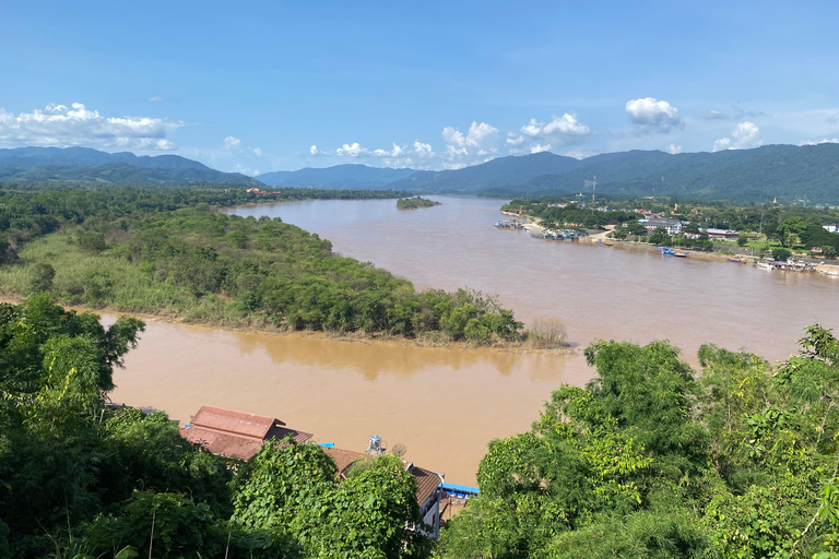 JOIN TOUR 1 day trip around Chiang Rai included lunch buffet
