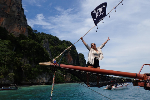 Koh Phi Phi : tour en bateau des pirates avec plongée en apnée et kayak