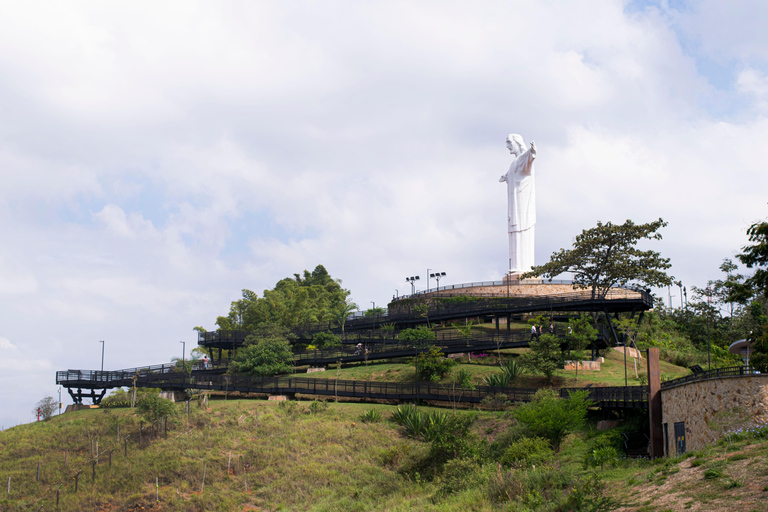 Cali: Cristo Rey Monument with transport