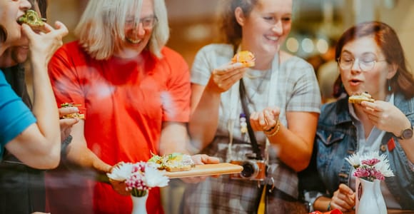 Prague: Old Town Fun Evening Food and Drink Tour