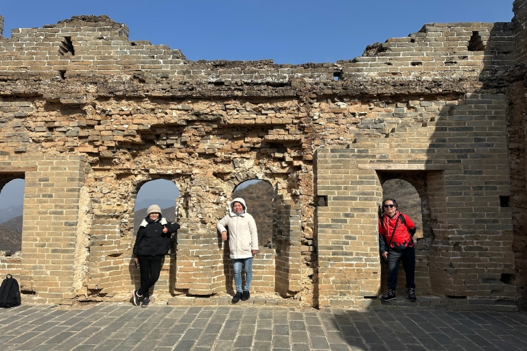 Traslado privado de ida y vuelta: a la Gran Muralla desde PekínAeropuerto PEK de Pekín a la Gran Muralla de Mutianyu Traslado Privado