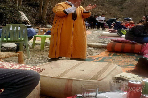 Marrakech à la vallée de l&#039;Ourika - Excursion d&#039;une journée avec déjeuner et cascadeExcursion d&#039;une journée panoramique de Marrakech à la vallée de l&#039;Ourika, déjeuner et ca