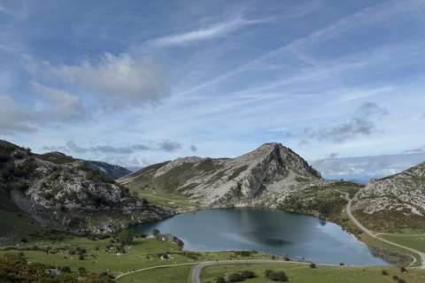Santander: Lakes of Covadonga and Cangas de Onís in a small group Small-Group Excursion to the Lakes of Covadonga and Cangas de Onís