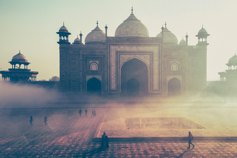 Jaipur: Private Transfer to Agra with Fatehpur Sikri