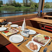 Stuttgart: Breakfast Boat Tour on the Neckar