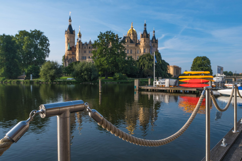Schwerin: Express Walk with a Local 90 min - Walking Tour